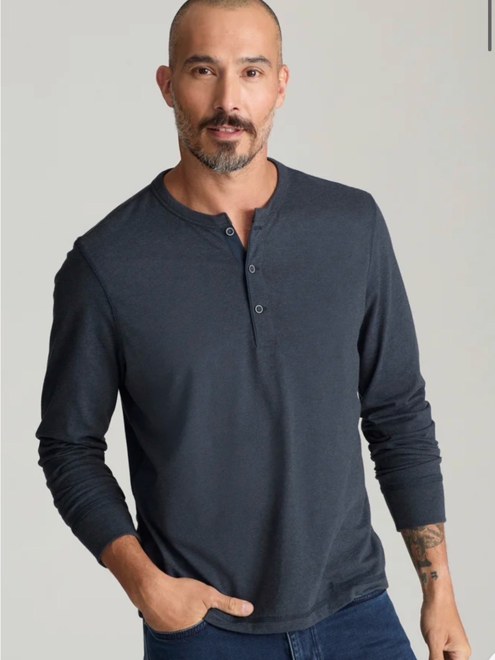 UNTUCKit Albarino Ultrasoft Henley Men’s Small Slate Blue Long Sleeve